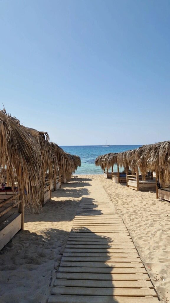 Makronissos Beach fotografia i kawa widoki z mojego okna